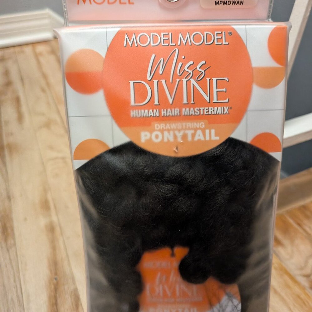 Model Model Miss Divine Drawstring Ponytail, Color 2 - Picture 4 of 5